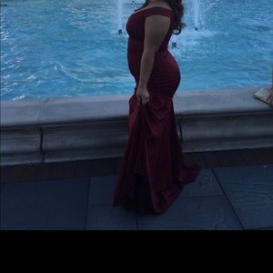 Off the shoulder, long, burgundy Prom dress!